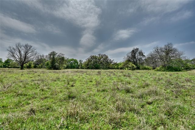 3521 Bryant Road, Schulenburg, TX 78956
