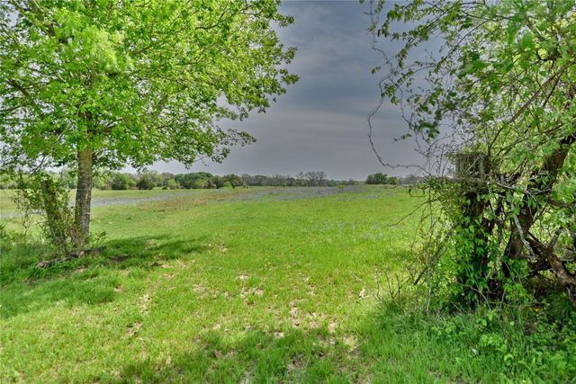 3521 Bryant Road, Schulenburg, TX 78956