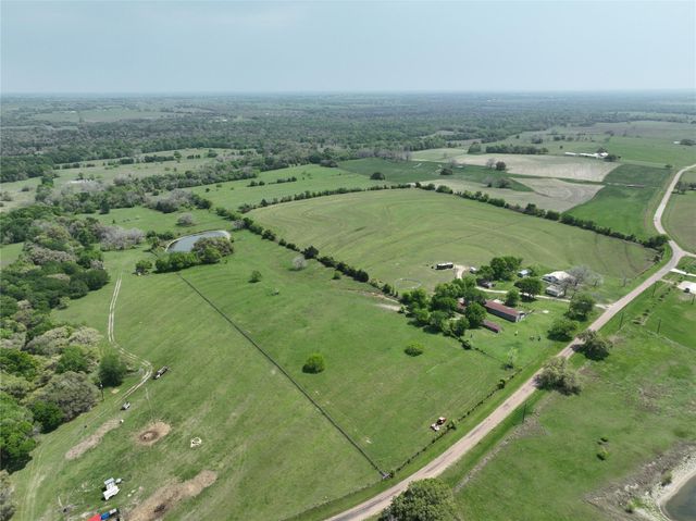 3521 Bryant Road, Schulenburg, TX 78956