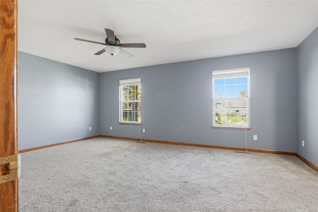 6812 Underwood Avenue SW, Cedar Rapids, IA 52404