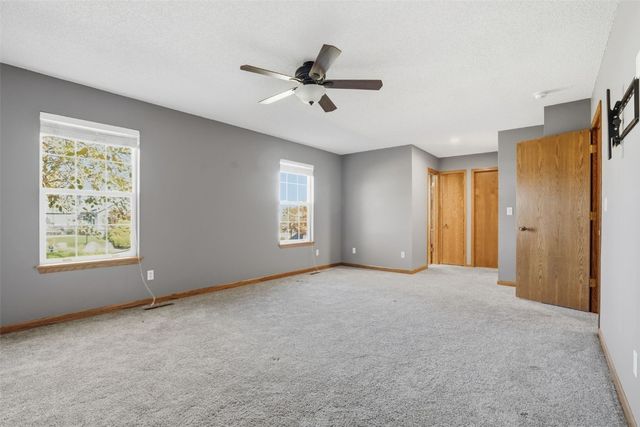 6812 Underwood Avenue SW, Cedar Rapids, IA 52404