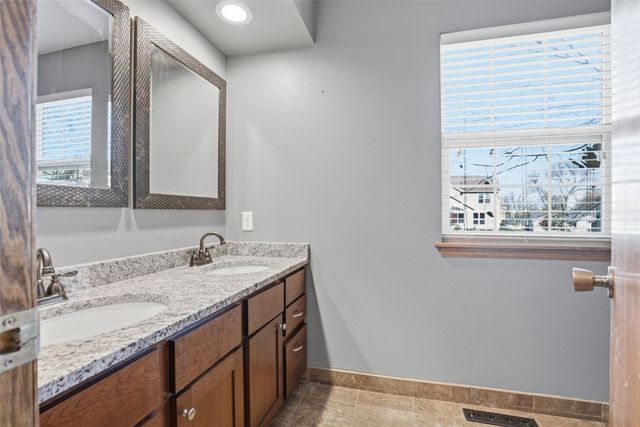 6812 Underwood Avenue SW, Cedar Rapids, IA 52404