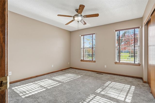 6812 Underwood Avenue SW, Cedar Rapids, IA 52404