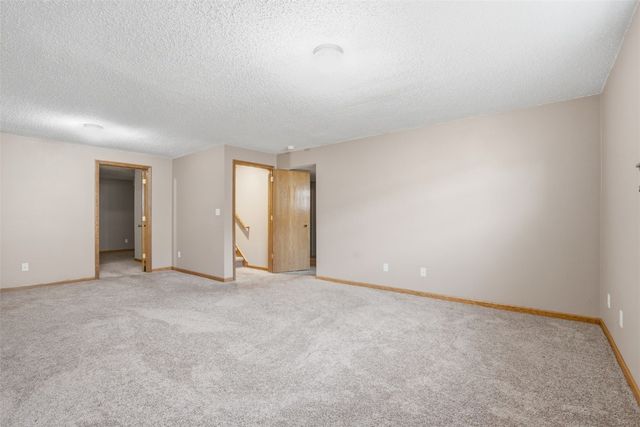 6812 Underwood Avenue SW, Cedar Rapids, IA 52404