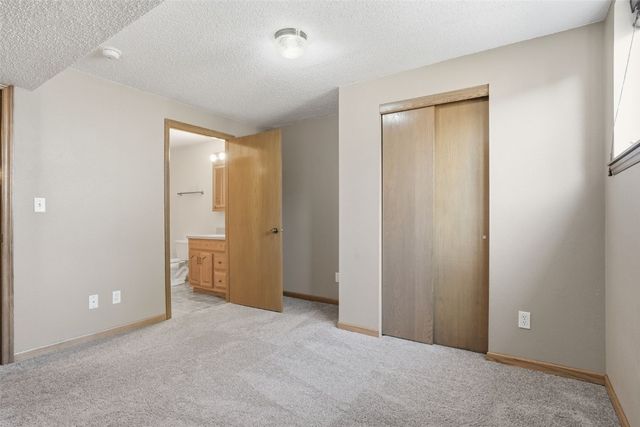 6812 Underwood Avenue SW, Cedar Rapids, IA 52404