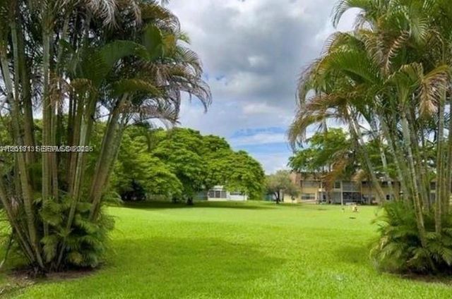 609 S State Road 7 2d 2D, Margate, FL 33068