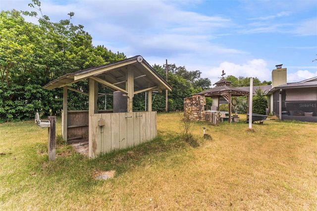 1609 S VALRICO ROAD, Valrico, FL 33594