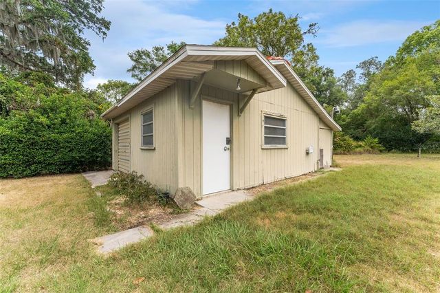 1609 S VALRICO ROAD, Valrico, FL 33594