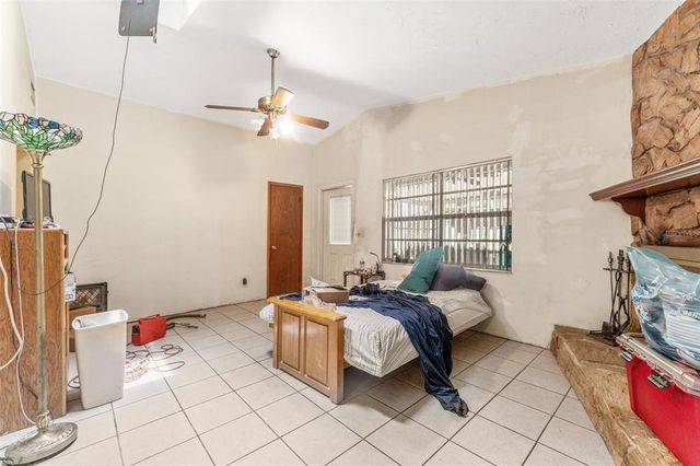 1609 S VALRICO ROAD, Valrico, FL 33594