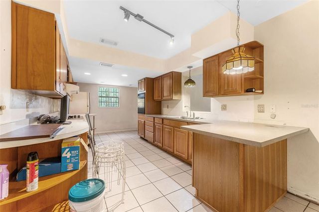 1609 S VALRICO ROAD, Valrico, FL 33594