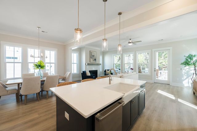 1370 Lucinda Street, Mount Pleasant, SC 29466