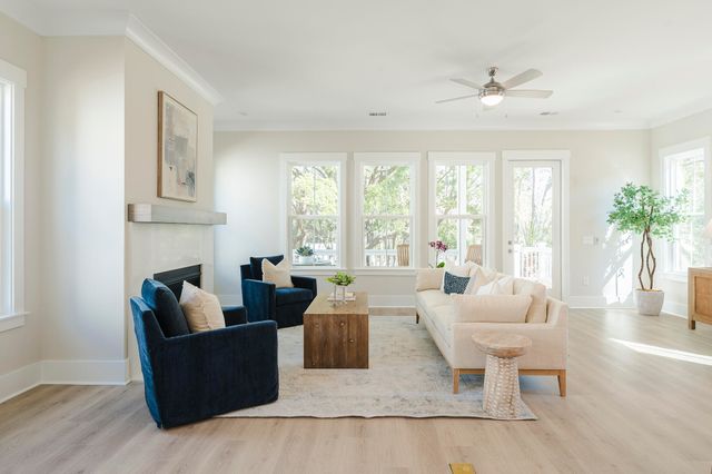 1370 Lucinda Street, Mount Pleasant, SC 29466