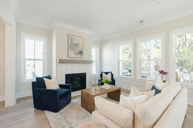 1370 Lucinda Street, Mount Pleasant, SC 29466