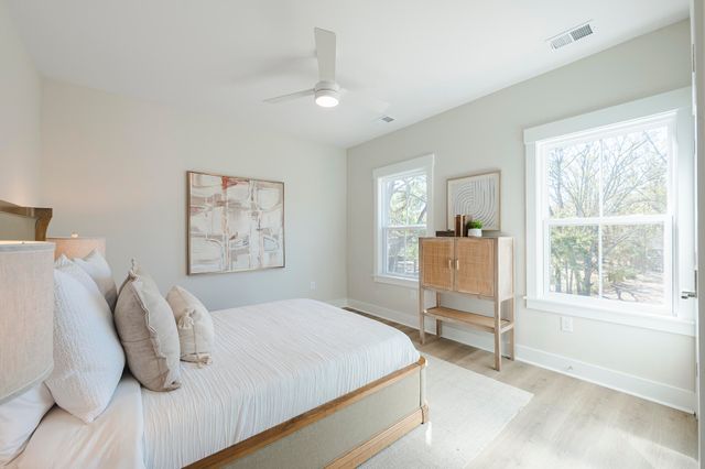 1370 Lucinda Street, Mount Pleasant, SC 29466