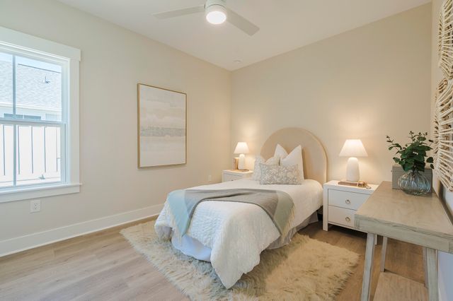 1370 Lucinda Street, Mount Pleasant, SC 29466