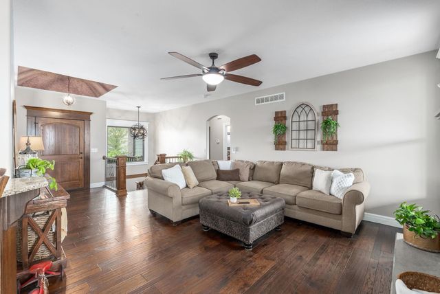 2416 S Monument St, Wichita, KS 67235