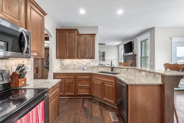 2416 S Monument St, Wichita, KS 67235