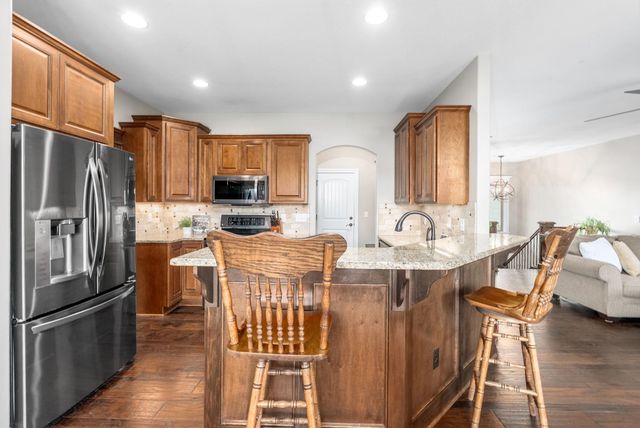 2416 S Monument St, Wichita, KS 67235