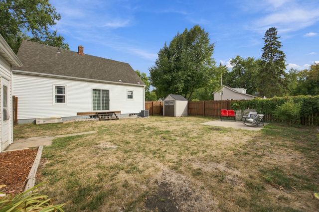 601 11th Street N, Moorhead, MN 56560