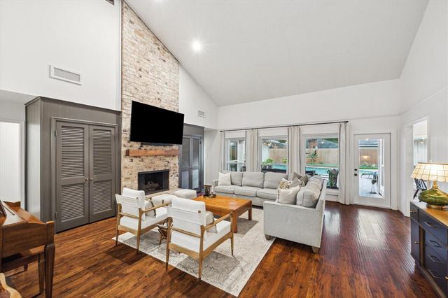 15814 Crestbrook Drive, Houston, TX 77059