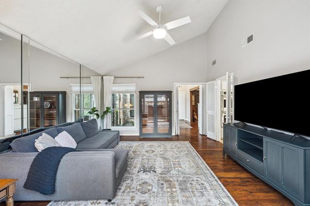 15814 Crestbrook Drive, Houston, TX 77059