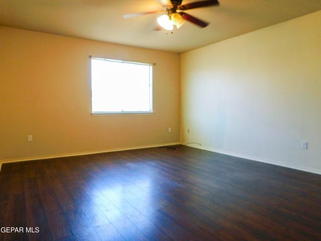 14261 WOODS POINT Avenue, El Paso, TX 79938