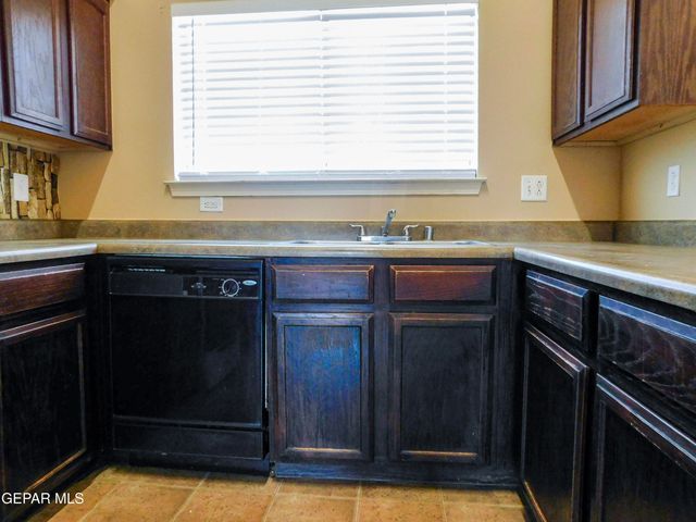 14261 WOODS POINT Avenue, El Paso, TX 79938