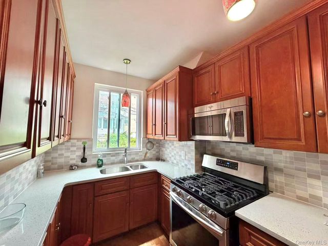 48-40 39th Street, Long Island City, NY 11104