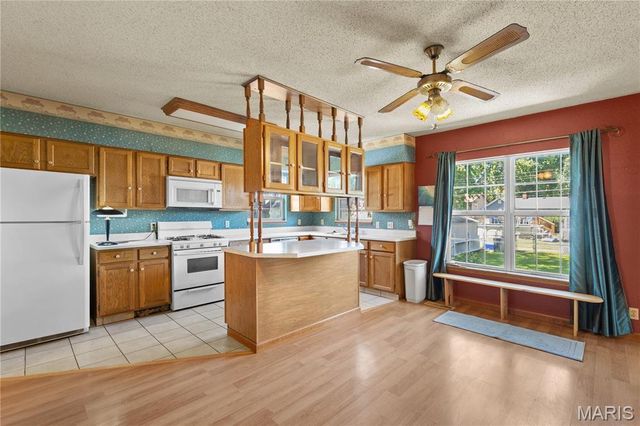 120 E 4th Street, Roxana, IL 62084