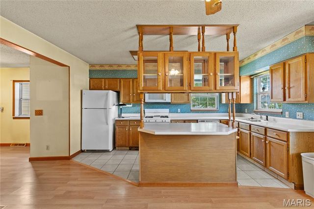 120 E 4th Street, Roxana, IL 62084