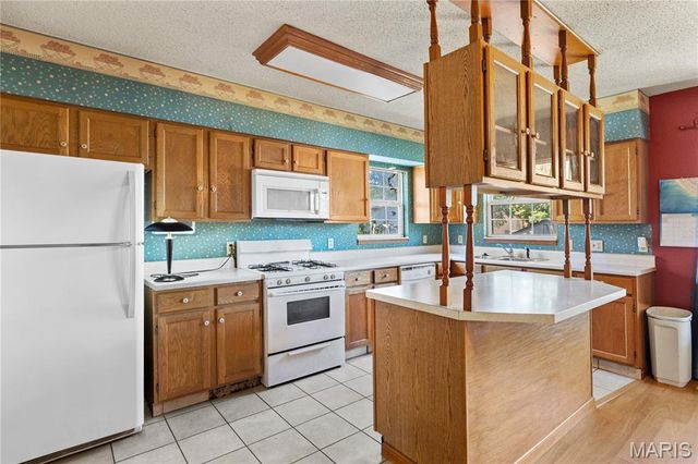 120 E 4th Street, Roxana, IL 62084
