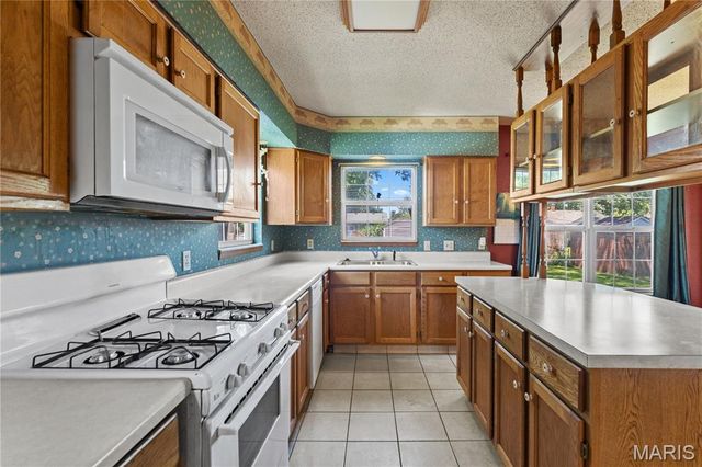 120 E 4th Street, Roxana, IL 62084