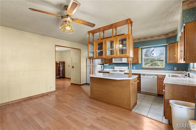 120 E 4th Street, Roxana, IL 62084