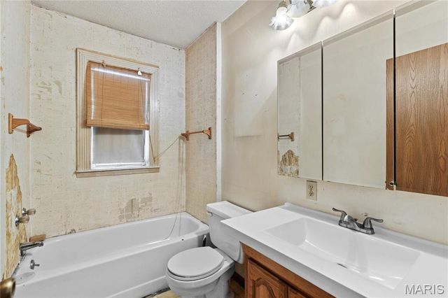 120 E 4th Street, Roxana, IL 62084