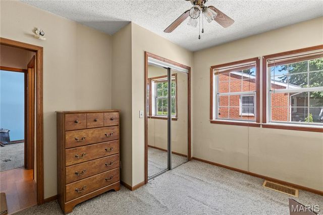 120 E 4th Street, Roxana, IL 62084