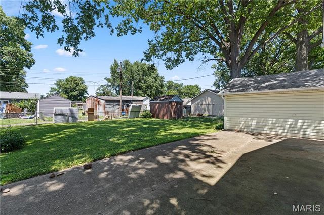 120 E 4th Street, Roxana, IL 62084