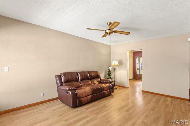 120 E 4th Street, Roxana, IL 62084