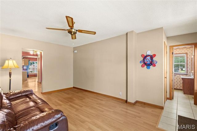 120 E 4th Street, Roxana, IL 62084