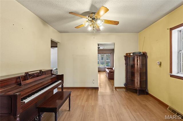 120 E 4th Street, Roxana, IL 62084