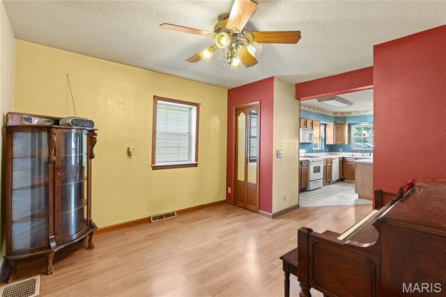 120 E 4th Street, Roxana, IL 62084