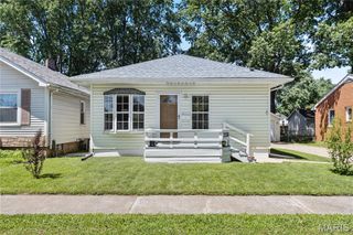 120 E 4th Street, Roxana, IL 62084
