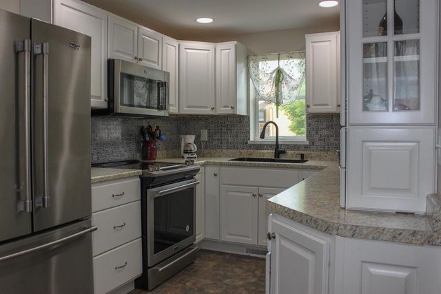 1122 6th St W, Ashland, WI 54806