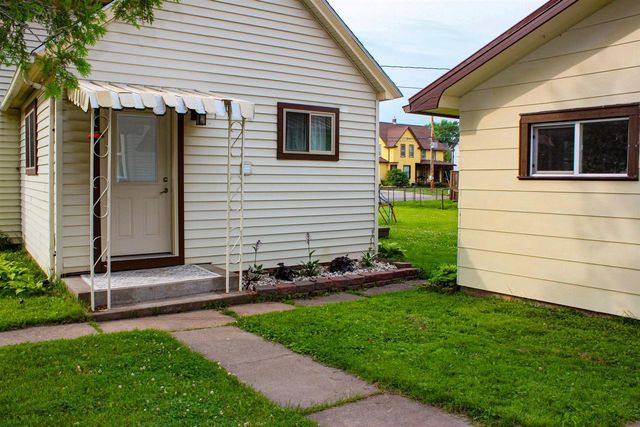 1122 6th St W, Ashland, WI 54806