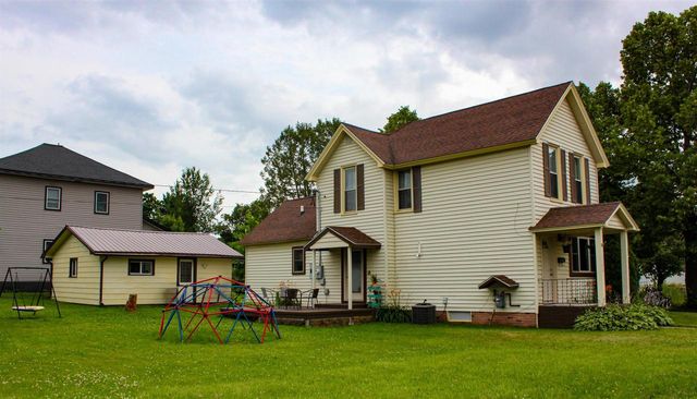 1122 6th St W, Ashland, WI 54806