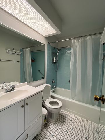 7141 N Kedzie Avenue 912, Chicago, IL 60645