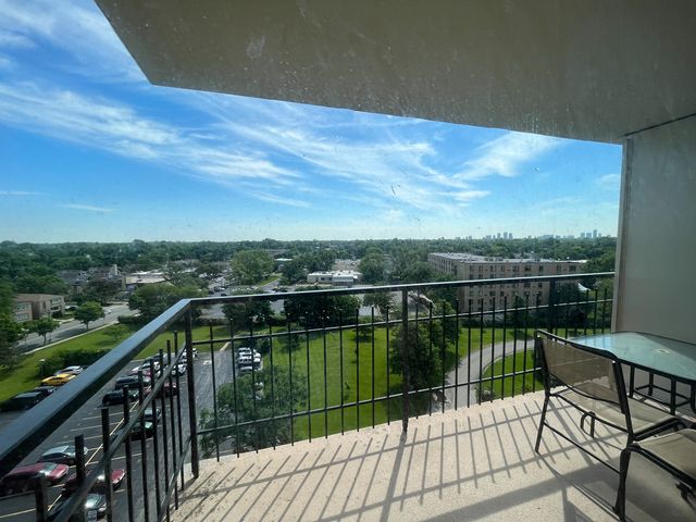 7141 N Kedzie Avenue 912, Chicago, IL 60645
