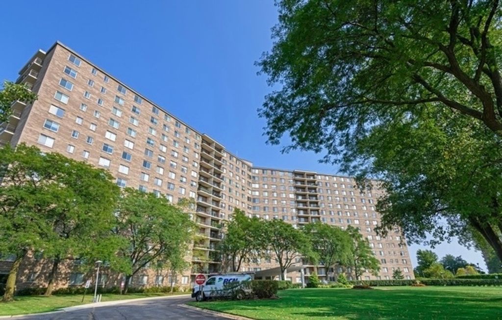 7141 N Kedzie Avenue 912, Chicago, IL 60645