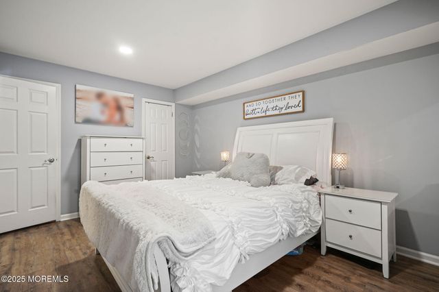 283 Gloucester Court, Aberdeen, NJ 07747