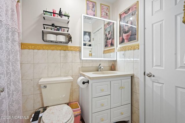 283 Gloucester Court, Aberdeen, NJ 07747