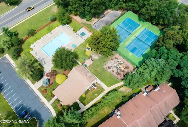 283 Gloucester Court, Aberdeen, NJ 07747